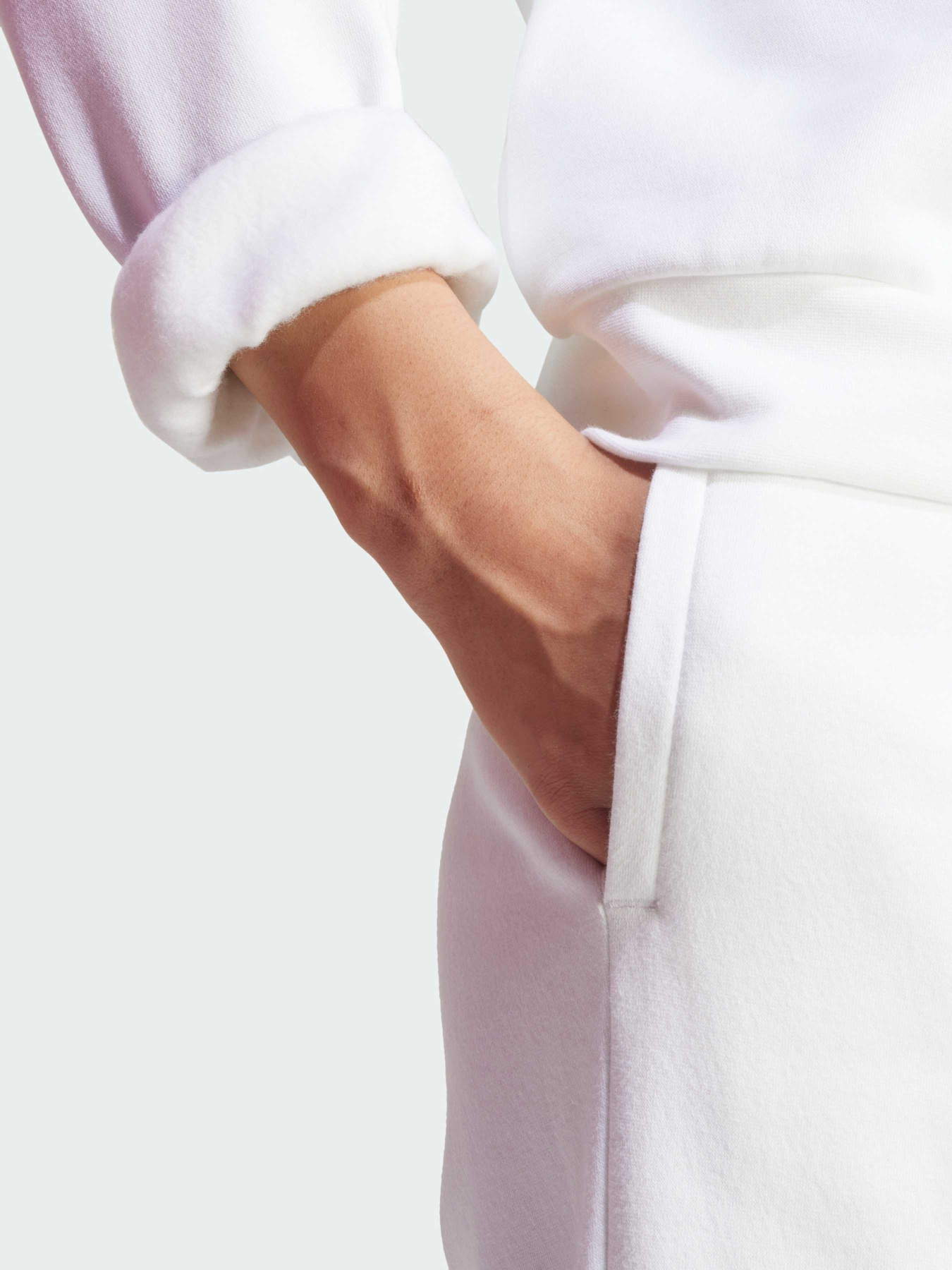 Свитшот Adidas модель IX7942 Фото