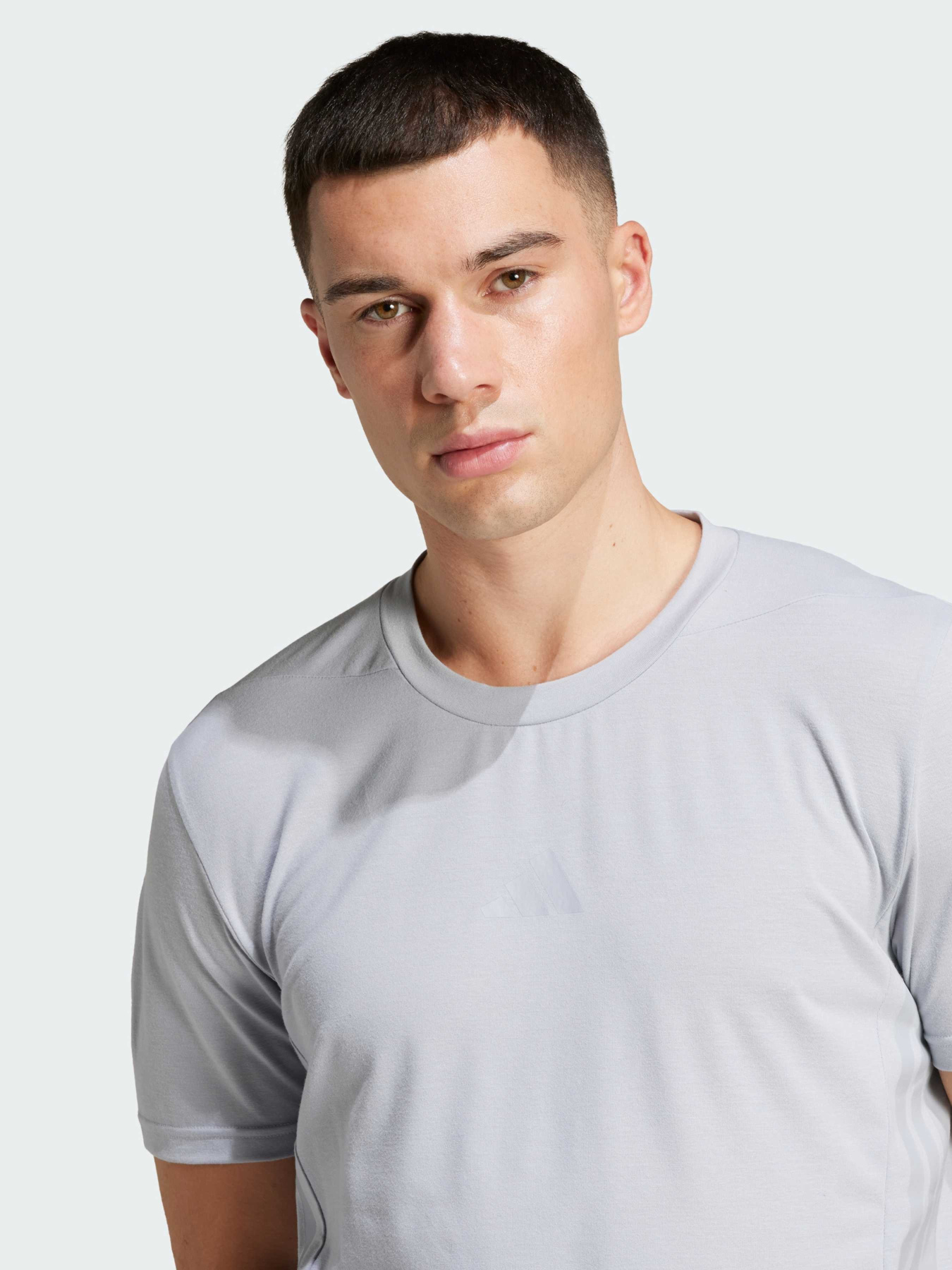 Спортивная футболка Adidas модель JP0918 Спортивная футболка Adidas модель JP0918 Фото