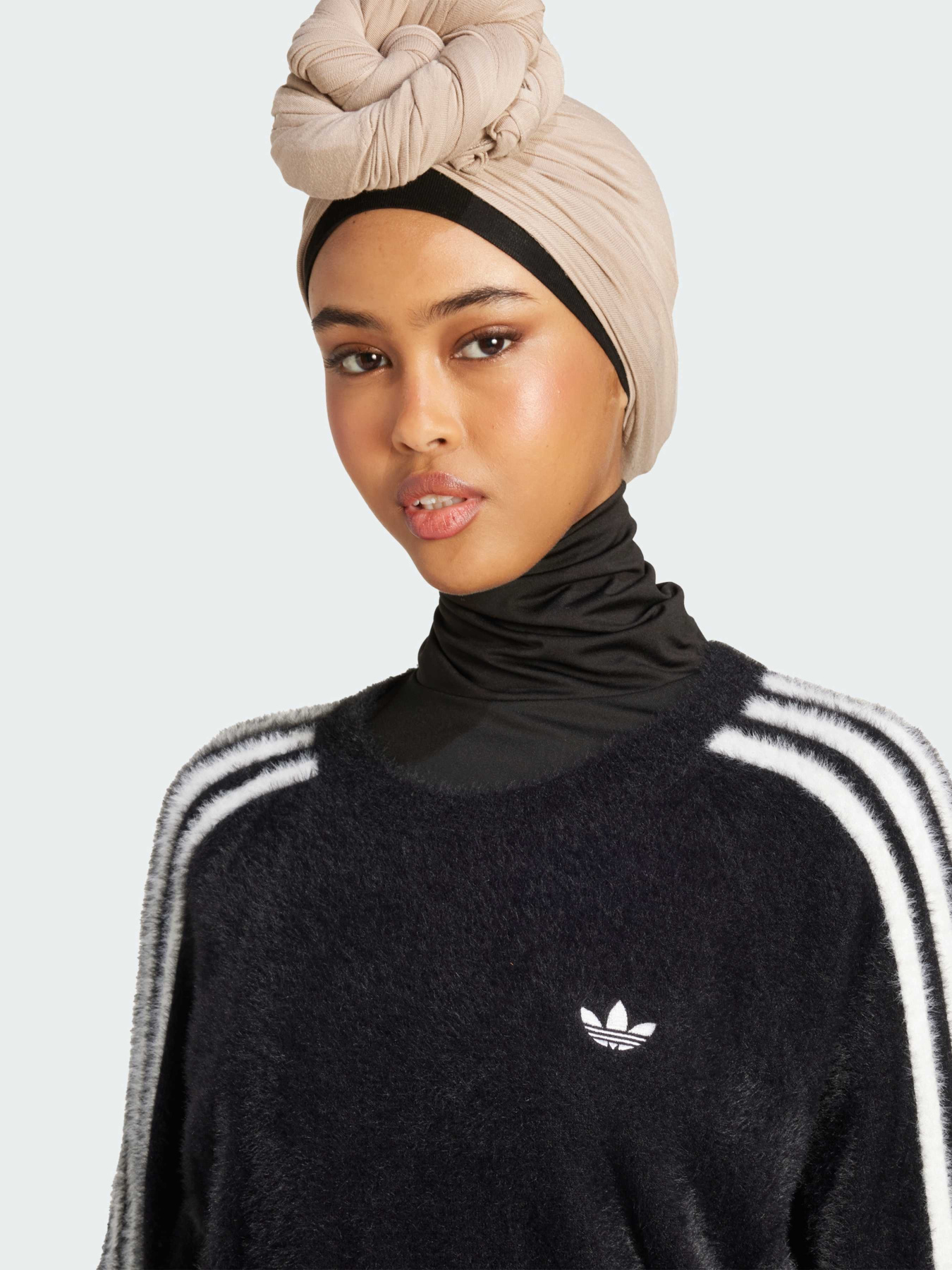 Свитшот Adidas Adicolor модель JX7813 Свитшот Adidas Adicolor модель JX7813 Фото