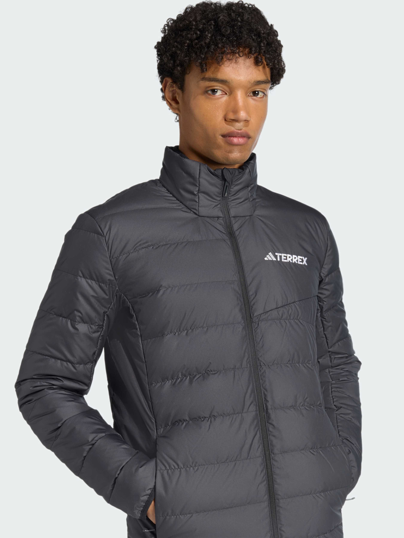 Демісезонна куртка Adidas модель JZ9966 Демісезонна куртка Adidas модель JZ9966 Фото