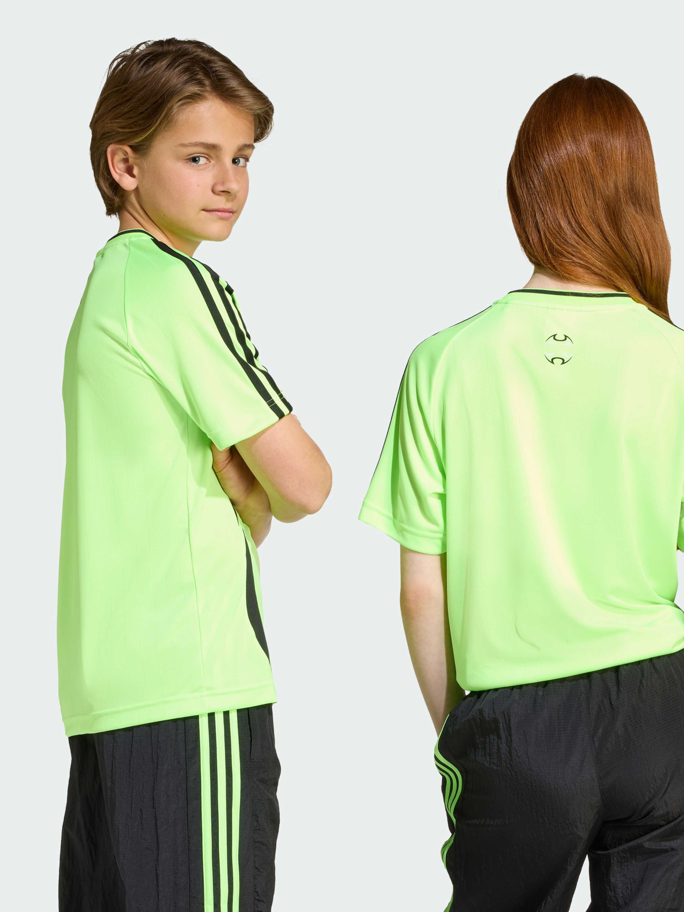 Футболка Adidas Adicolor модель JY6318 Футболка Adidas Adicolor модель JY6318 Фото