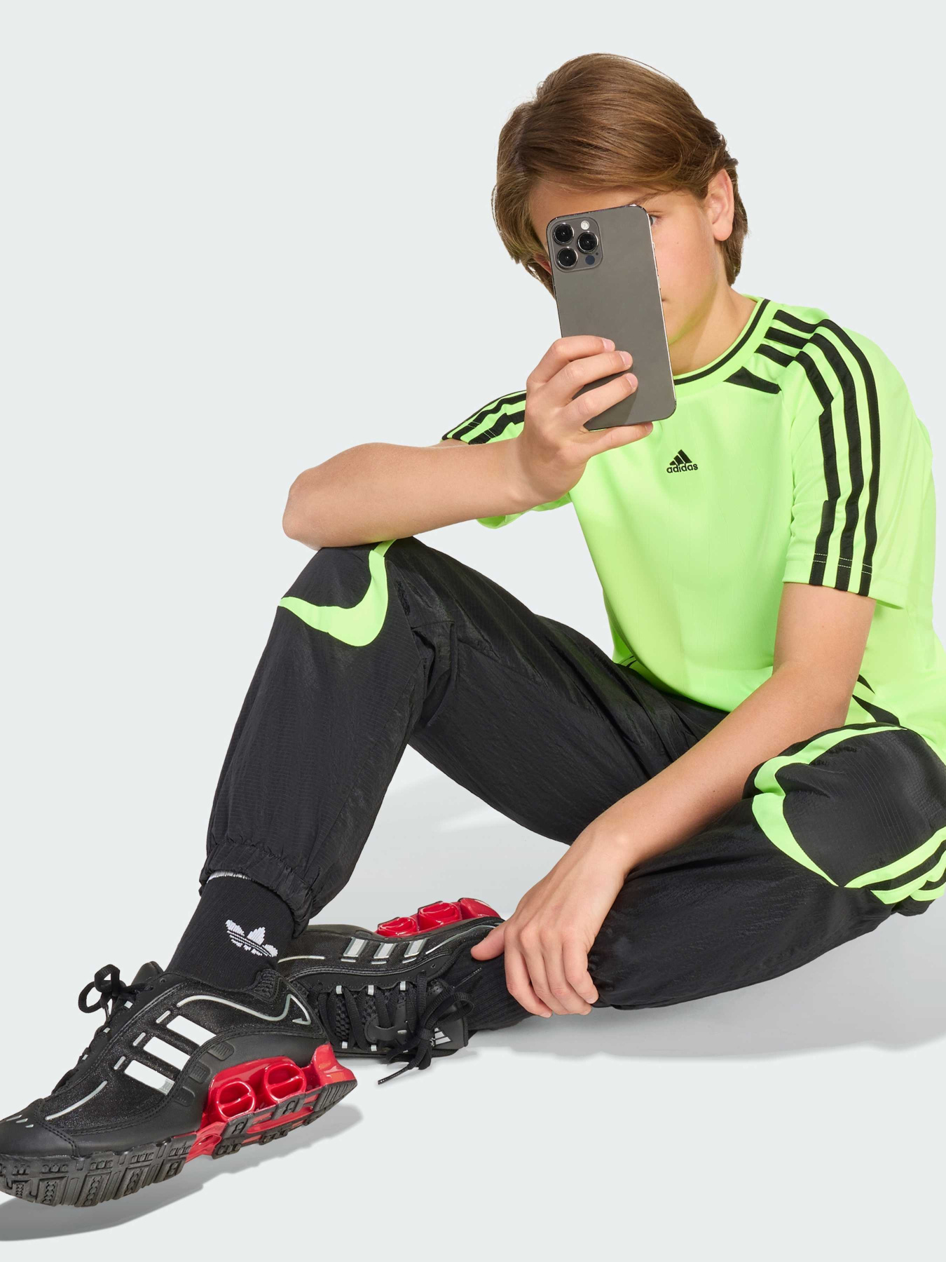 Футболка Adidas Adicolor модель JY6318 Футболка Adidas Adicolor модель JY6318 Фото