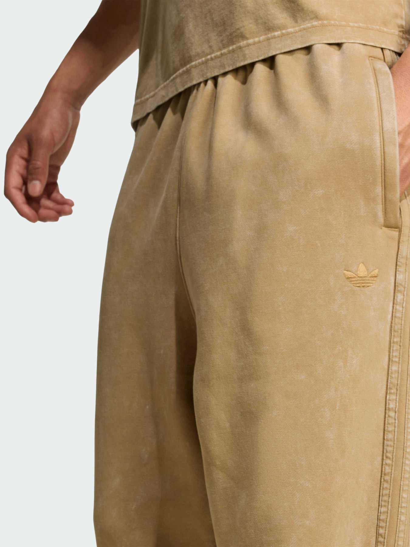 Повседневные штаны Adidas Superstar модель JY2790 Фото