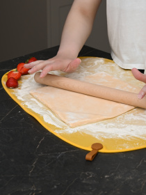 Килимок для тіста та випікання силіконовий MBM HOME модель KP-84 YELLOW Килимок для тіста та випікання силіконовий MBM HOME модель KP-84 YELLOW Фото