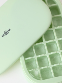 Форма для льоду з кришкою на 28 секцій MBM HOME модель KP-64 GREEN Форма для льоду з кришкою на 28 секцій MBM HOME модель KP-64 GREEN Фото