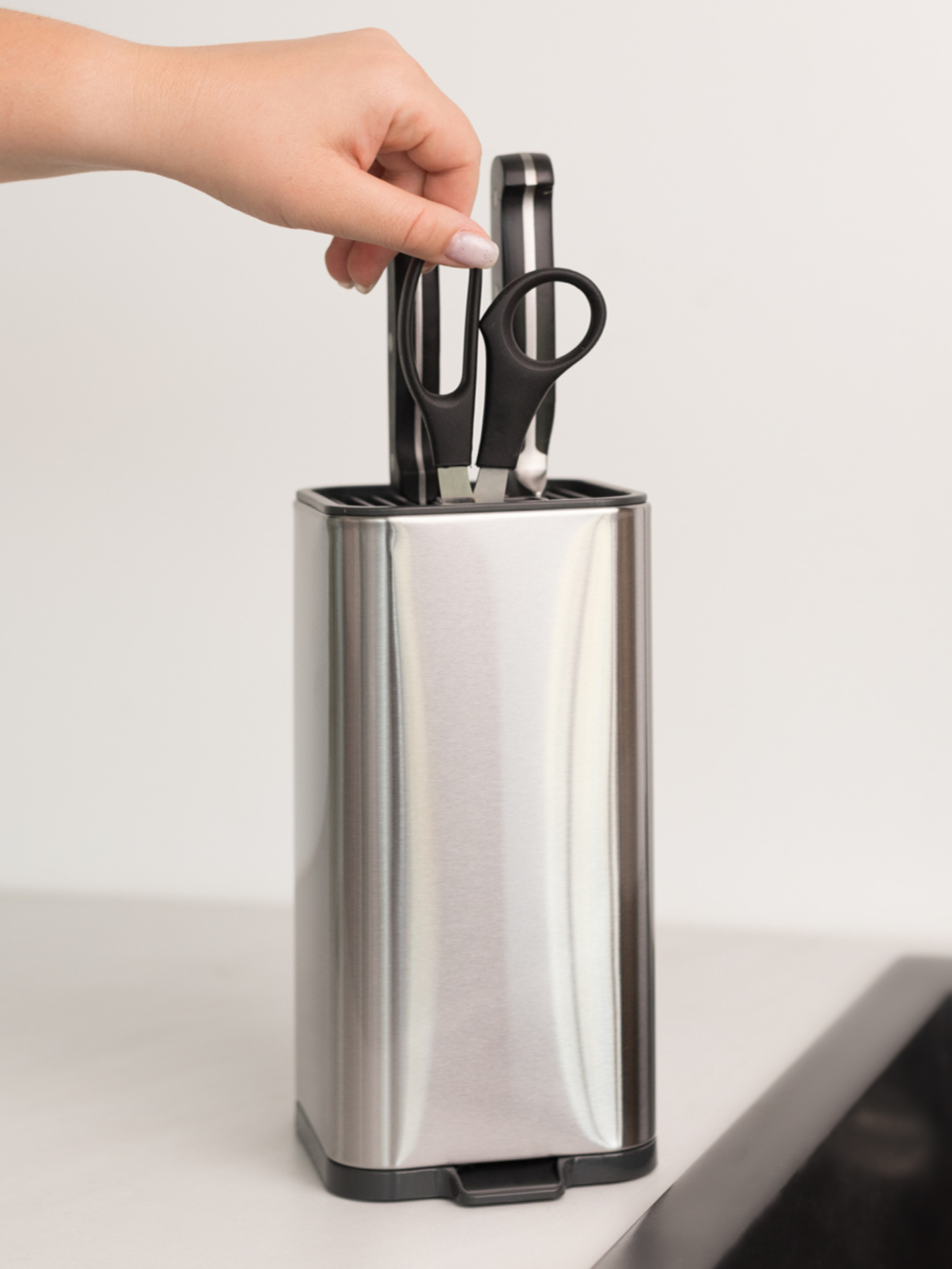 Подставка для ножей из нержавеющей стали MBM HOME модель KP-67 SS/BLACK Фото