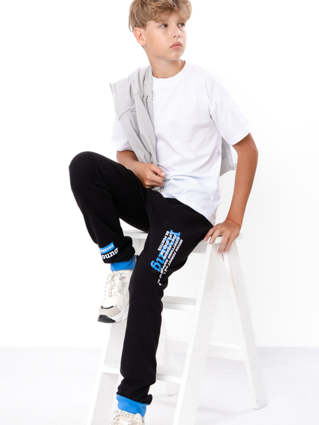 Штаны спортивные Носи своє модель 6074-023-33-chornij-blakitnij-dzhins-forever Фото