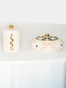 Белая свеча со змеей и позолотой GUNIA Project модель 7927 Фото