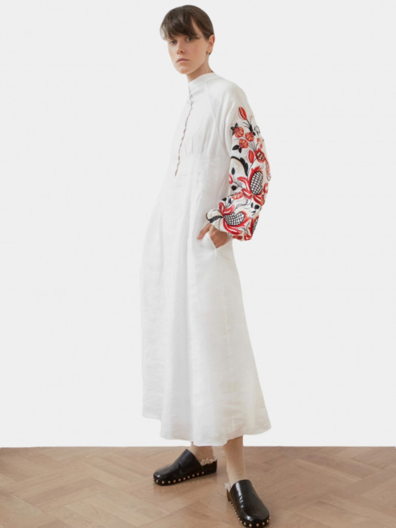 Вышитое платье GAPTUVALNYA модель 5136 Фото