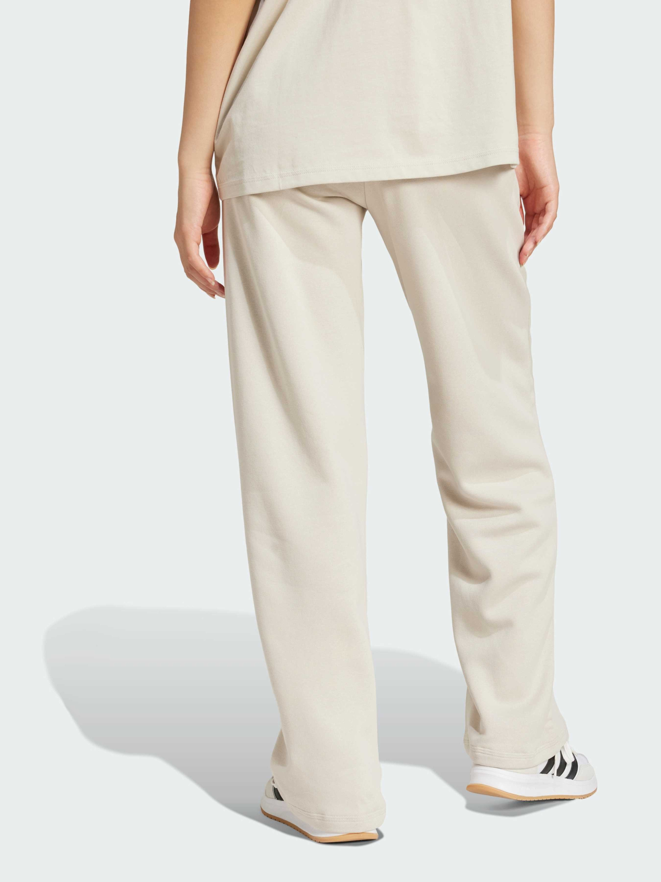 Повседневные штаны Adidas модель JC5922 Повседневные штаны Adidas модель JC5922 Фото