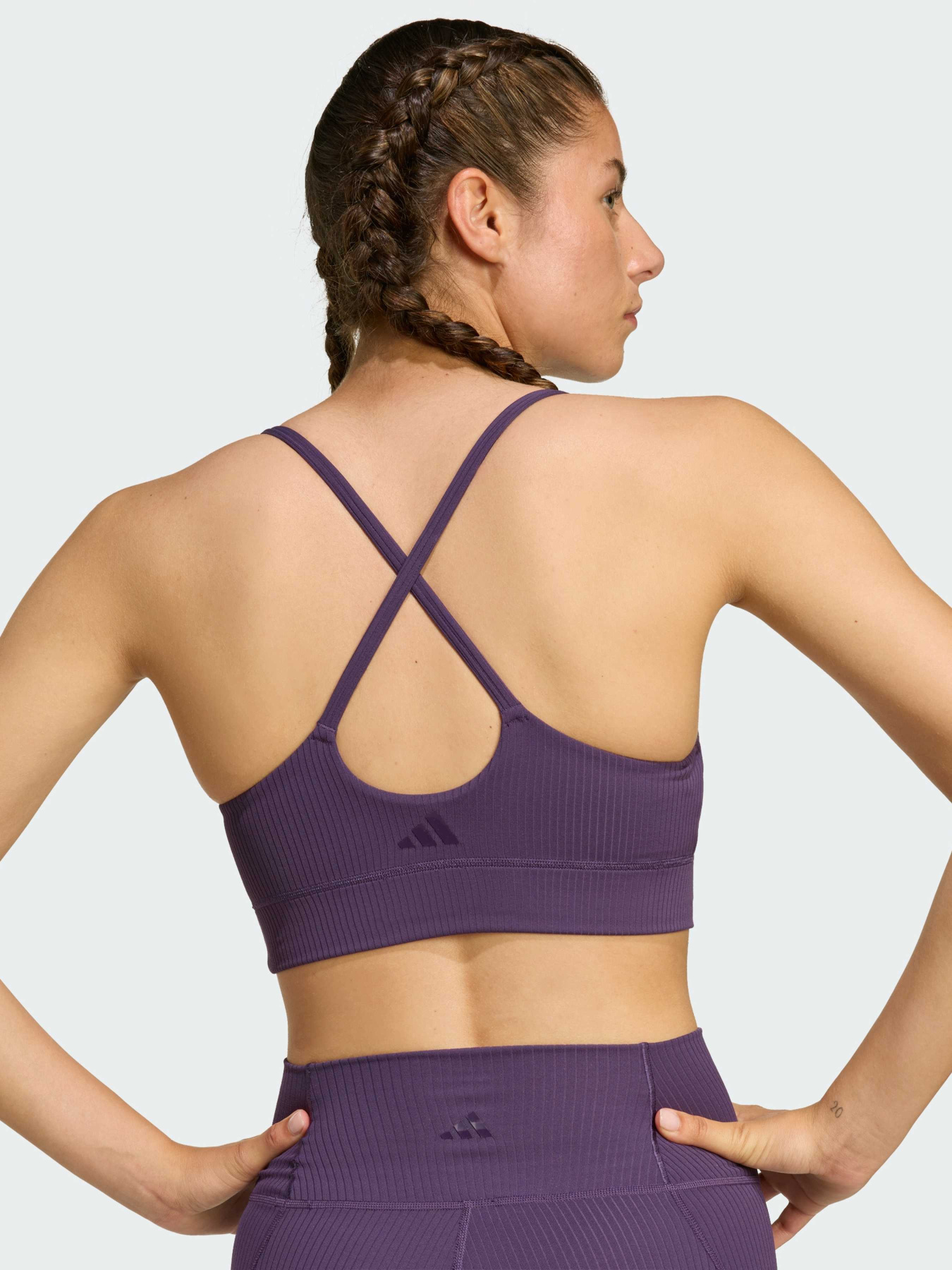 Спортивный топ Adidas модель JL5544 Фото