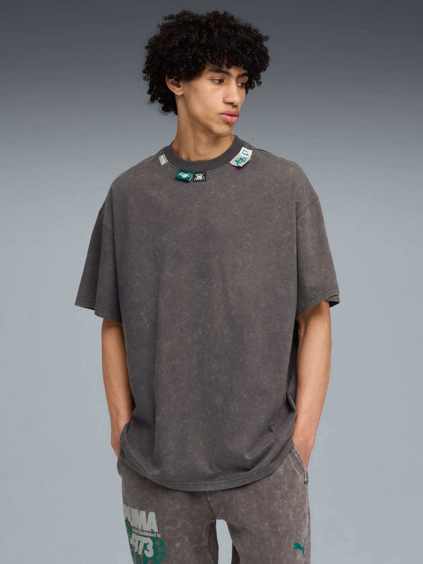 Футболка PUMA Hoopocalypse Tee V модель 636267 Футболка PUMA Hoopocalypse Tee V модель 636267 Фото