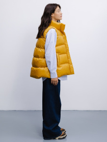 Жилет с утеплителем UVENTUM модель 0500232403 Фото