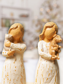 Статуэтка "Девушка со щенком" MBM HOME модель DH-ST-08 COLOR Статуэтка "Девушка со щенком" MBM HOME модель DH-ST-08 COLOR Фото