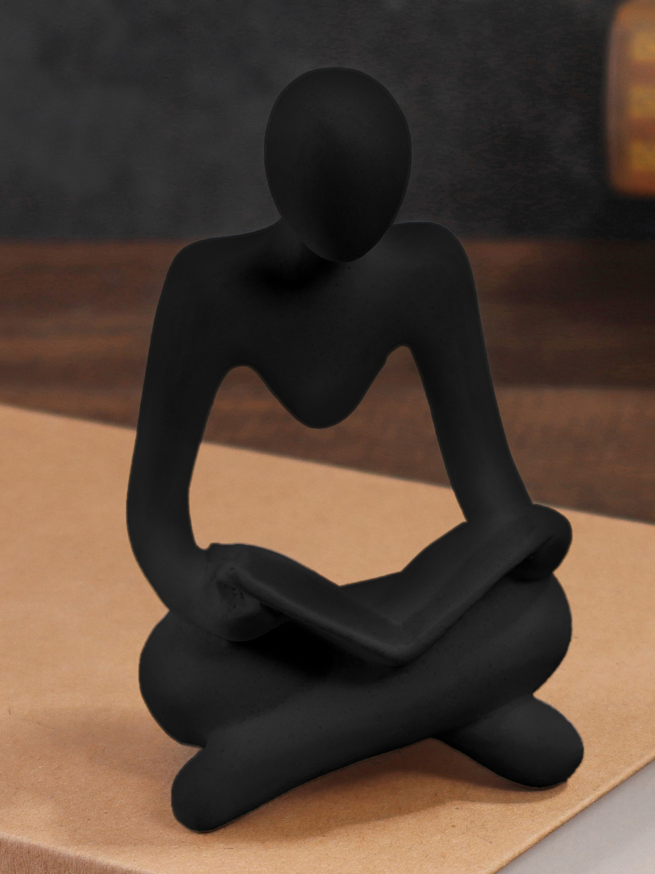 Статуетка "Мислитель з книгою" чорна MBM HOME модель DH-ST-23 BLACK Фото