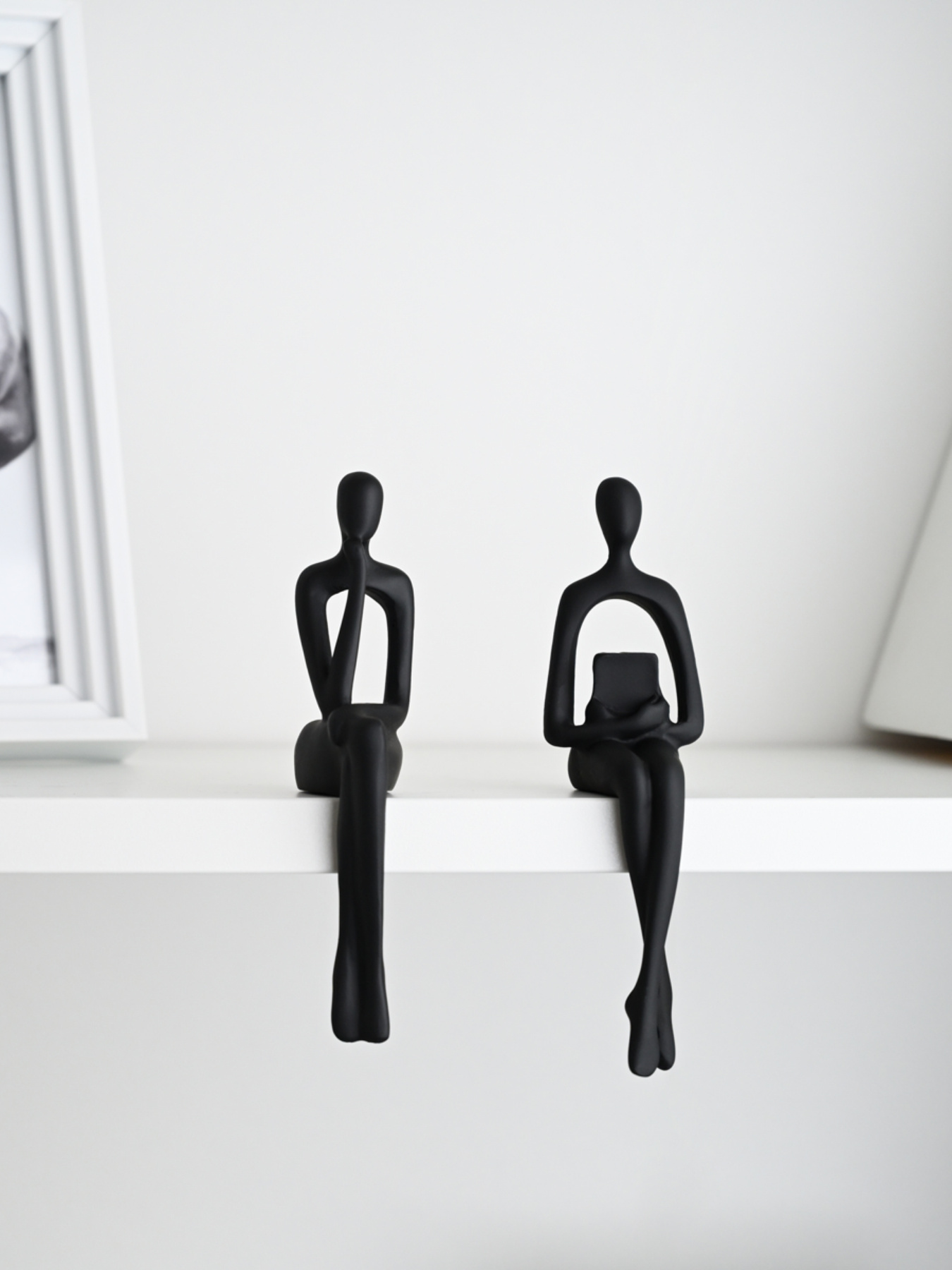 Статуетка "Людина з книгою" чорна MBM HOME модель DH-ST-26 BLACK Фото