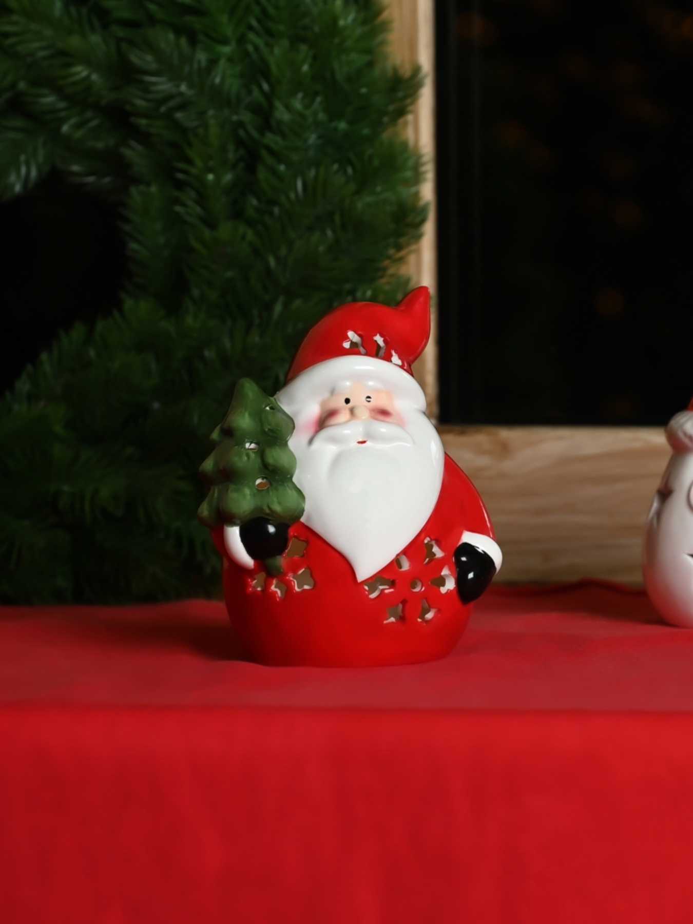 Статуэтка с подсветкой новогодняя "Санта с ёлкой" MBM MY HOME модель DH-ST-37 COLOR Фото