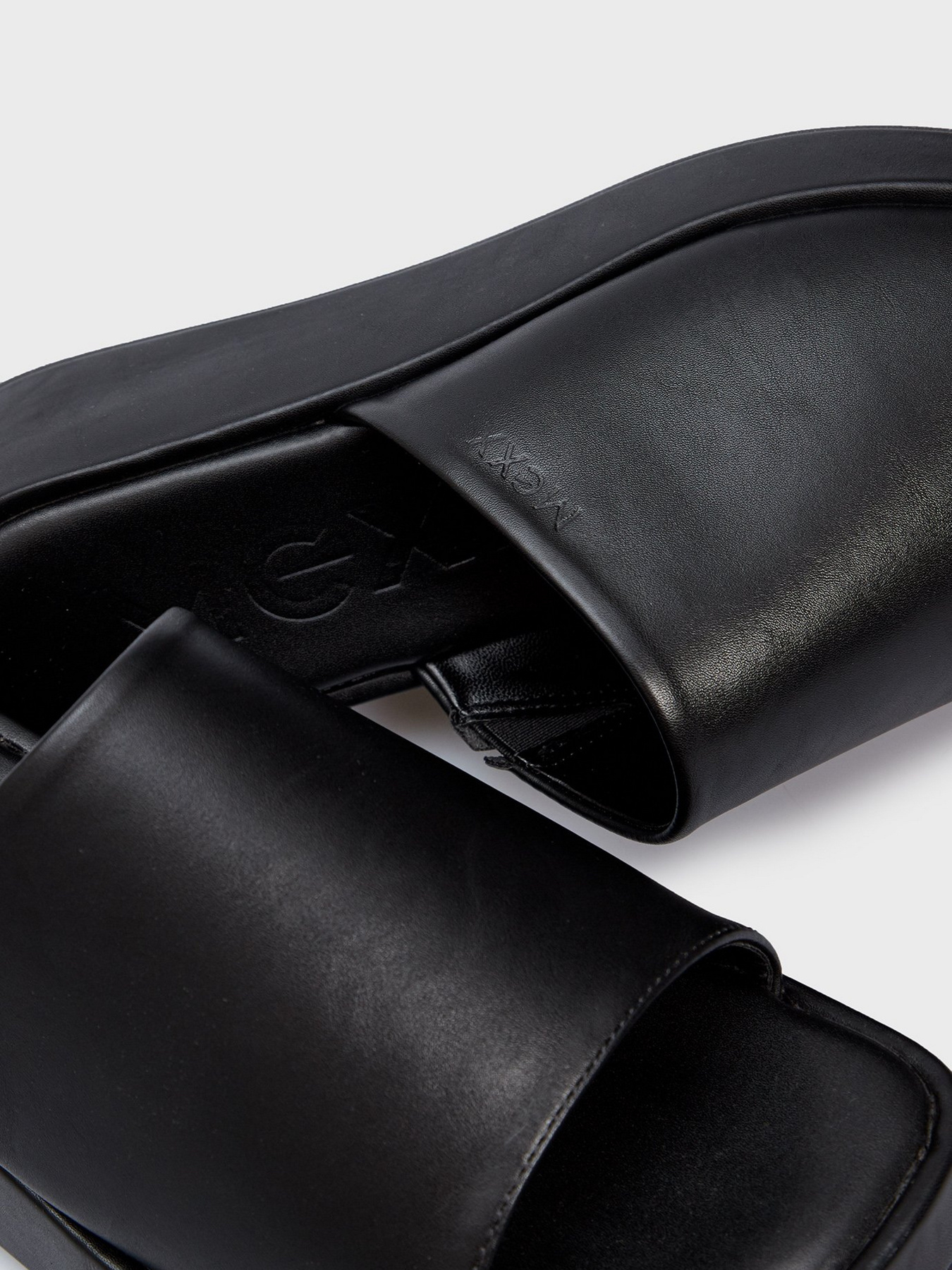 Шлёпанцы MEXX модель MIBN1601841W-01 Фото