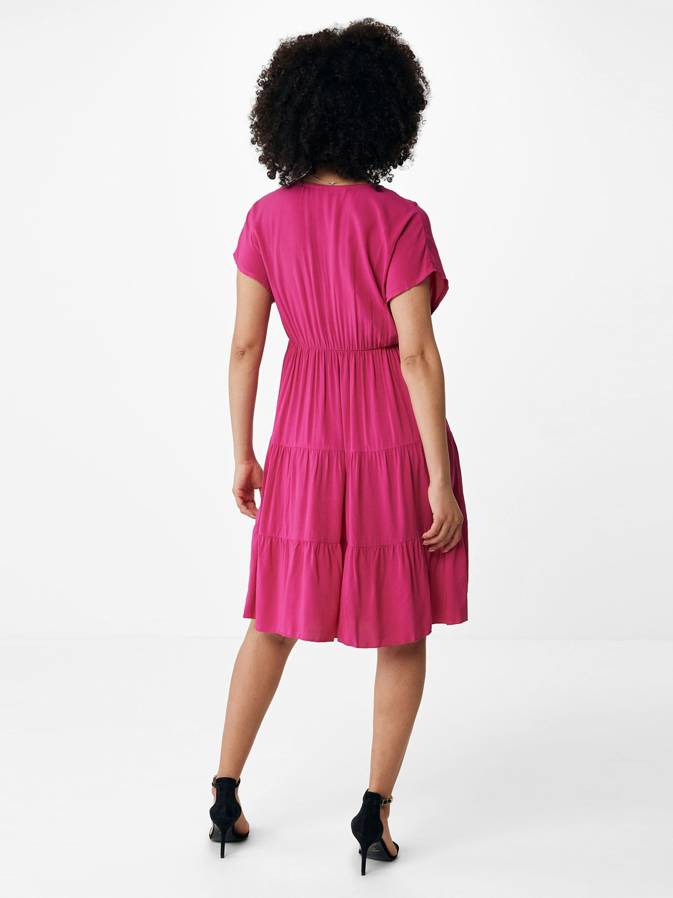 Платье миди MEXX модель DF0646033W Платье миди MEXX модель DF0646033W Фото