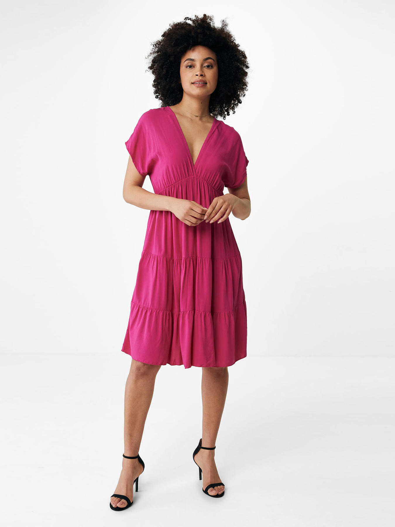 Платье миди MEXX модель DF0646033W Платье миди MEXX модель DF0646033W Фото