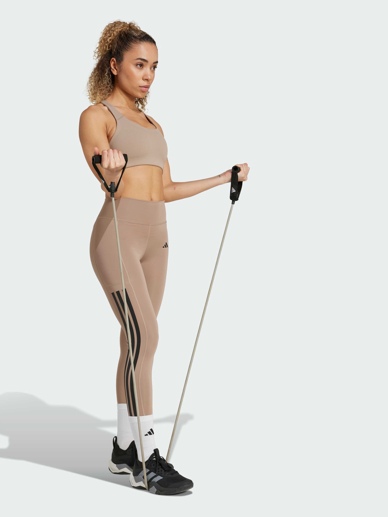 Топ спортивний Adidas модель JW2669 Фото