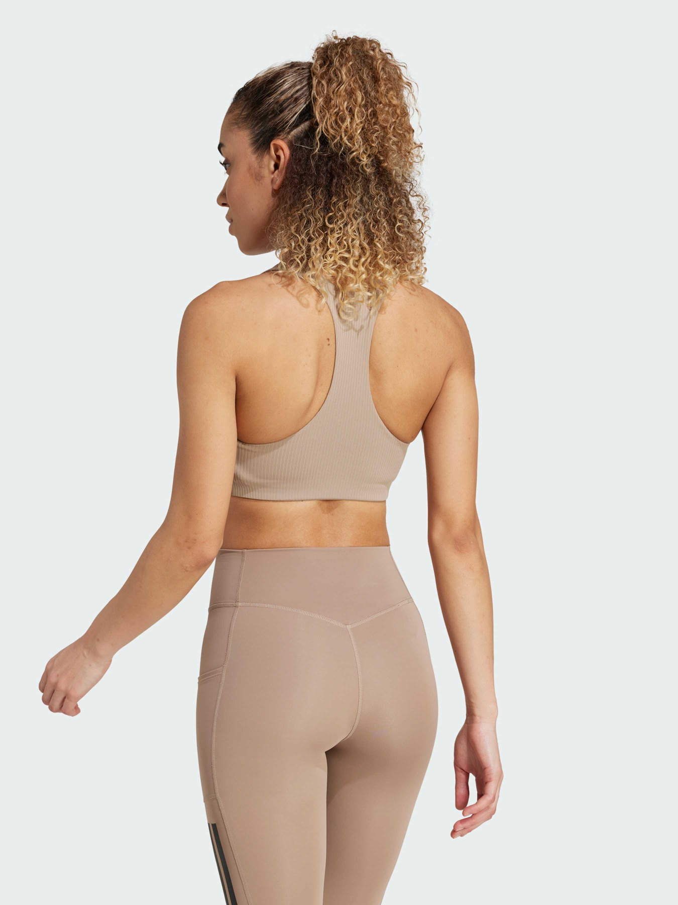 Спортивный топ Adidas модель JW2669 Фото