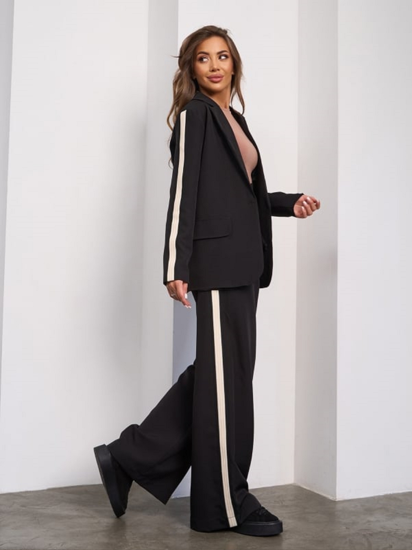 Деловой костюм ISSA Plus модель SA_659_черный Фото