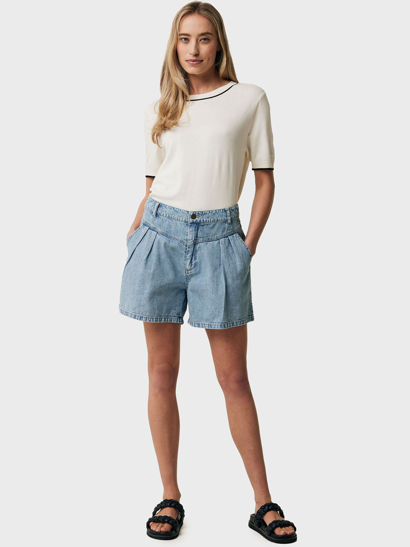 Джинсовые шорты MEXX модель MF006204541W Фото