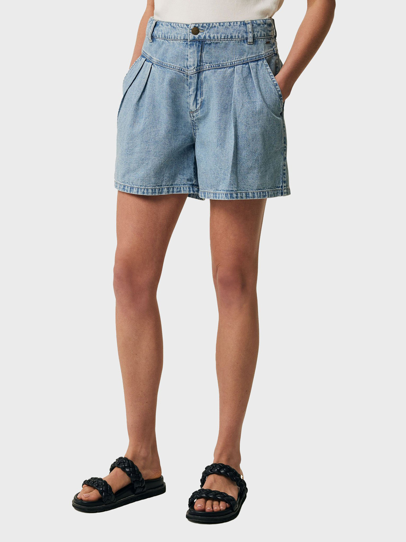 Джинсовые шорты MEXX модель MF006204541W Фото