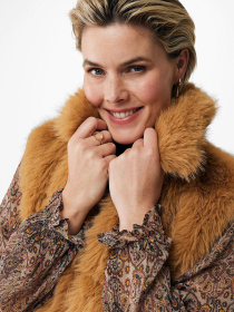 Утеплений жилет MEXX модель MF006401843W Фото