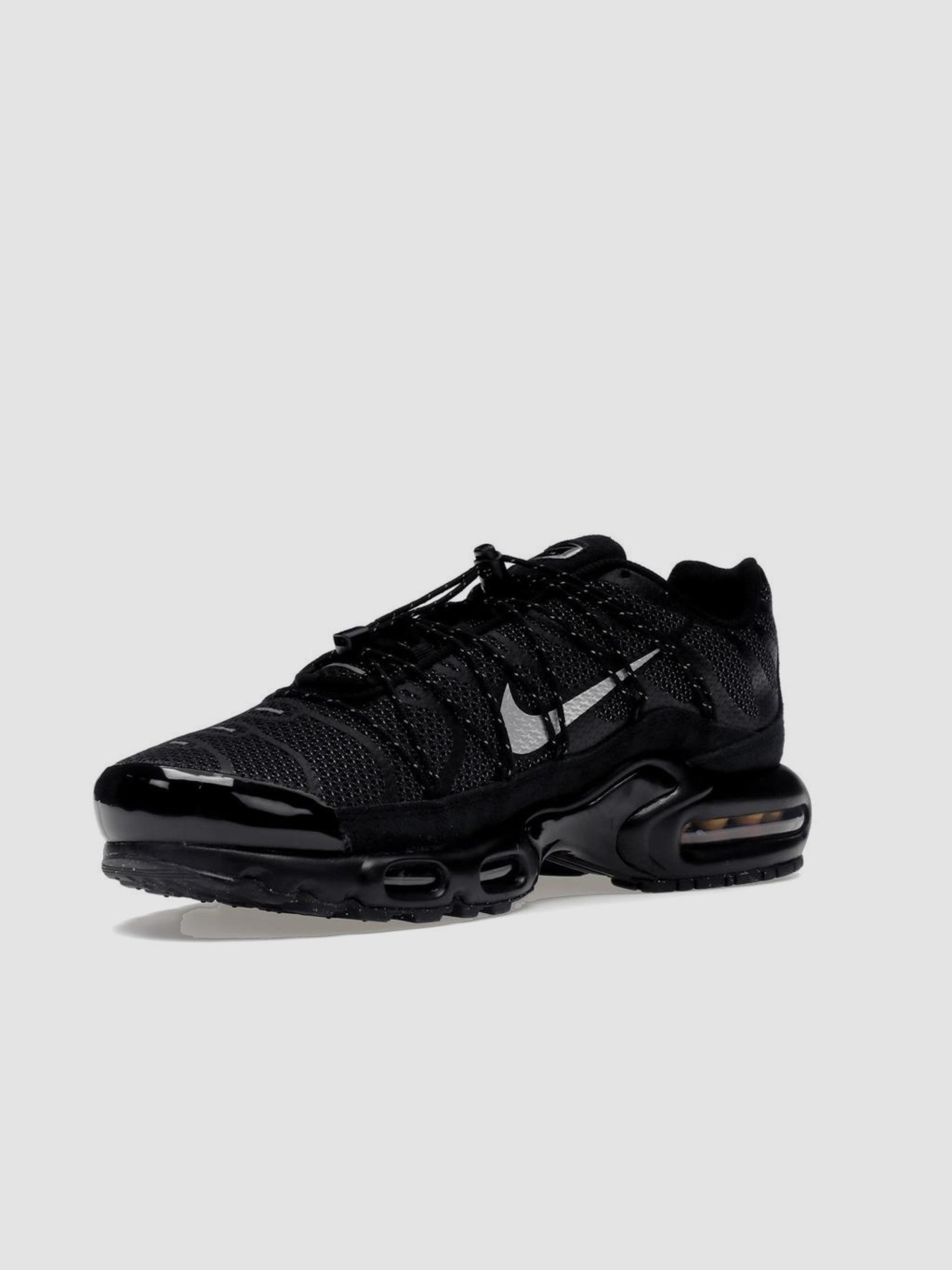 Кросівки NIKE Air Max Plus Utility модель FD0670-001 Фото