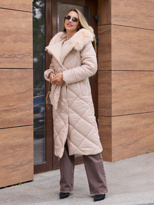 Пальто с утеплителем MilaNova модель Пальто ПВ-319 бежевый Пальто с утеплителем MilaNova модель Пальто ПВ-319 бежевый Фото