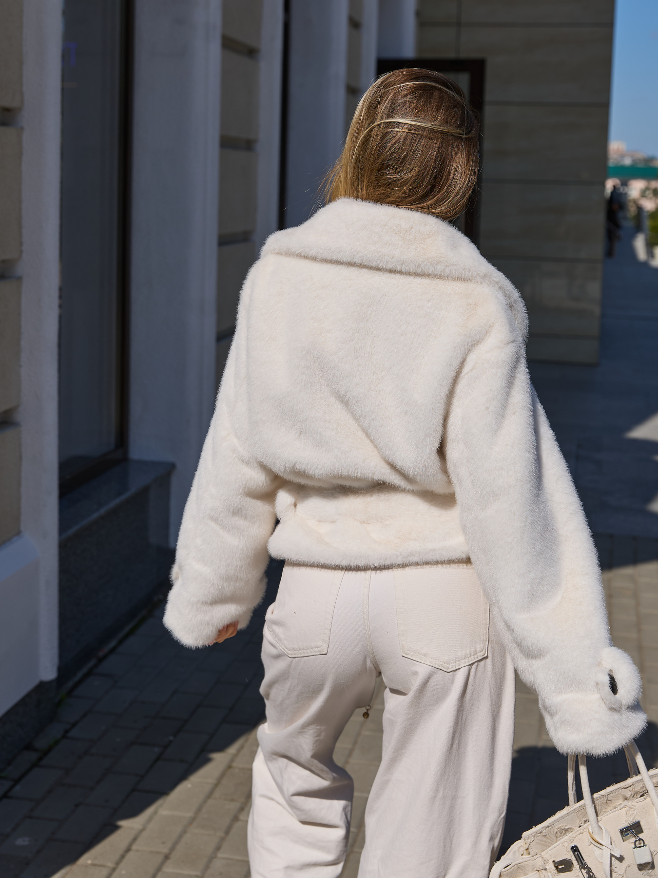 Шуба MilaNova модель Шуба ПВ-381белый Фото