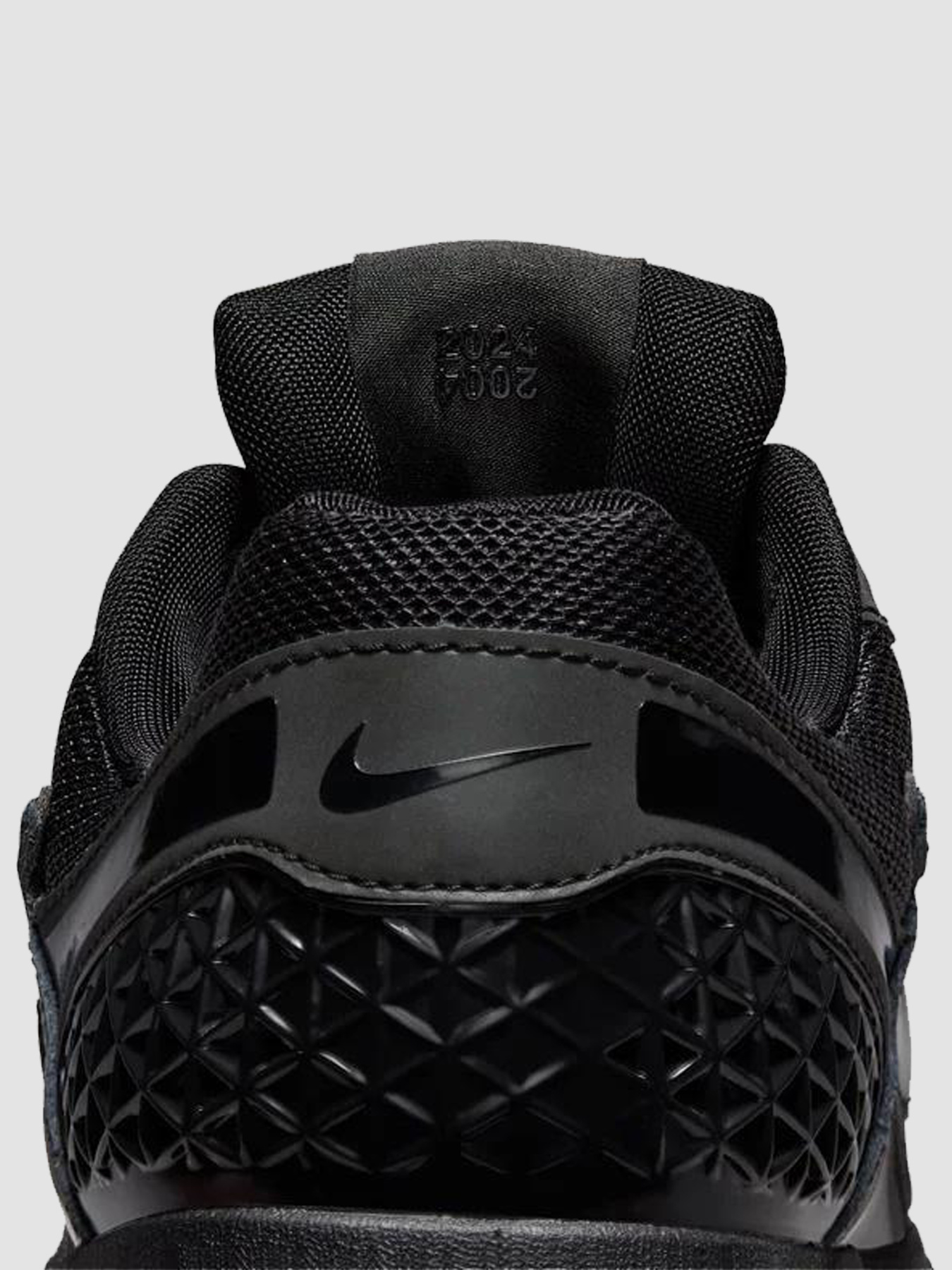 Кроссовки NIKE Zoom Vomero 5 модель FZ3313-001 Фото