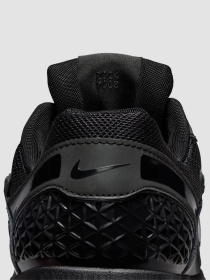 Кросівки повсякденні NIKE Zoom Vomero 5 модель FZ3313-001 Фото