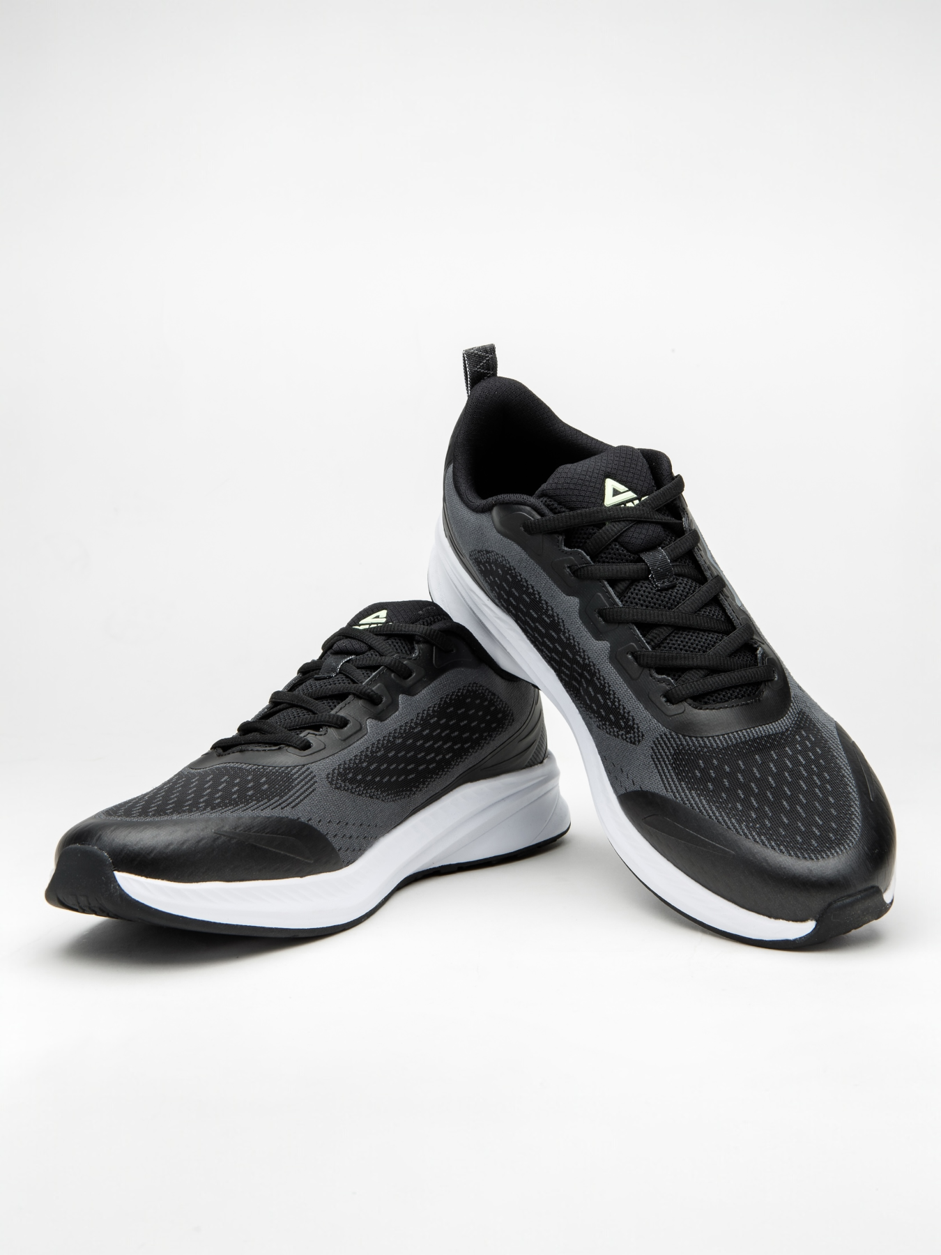 Кроссовки для бега Peak модель ET41147H-BLA Фото