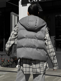 Жилет с утеплителем Jadone Fashion модель Zhylet_Ark_siryy Фото