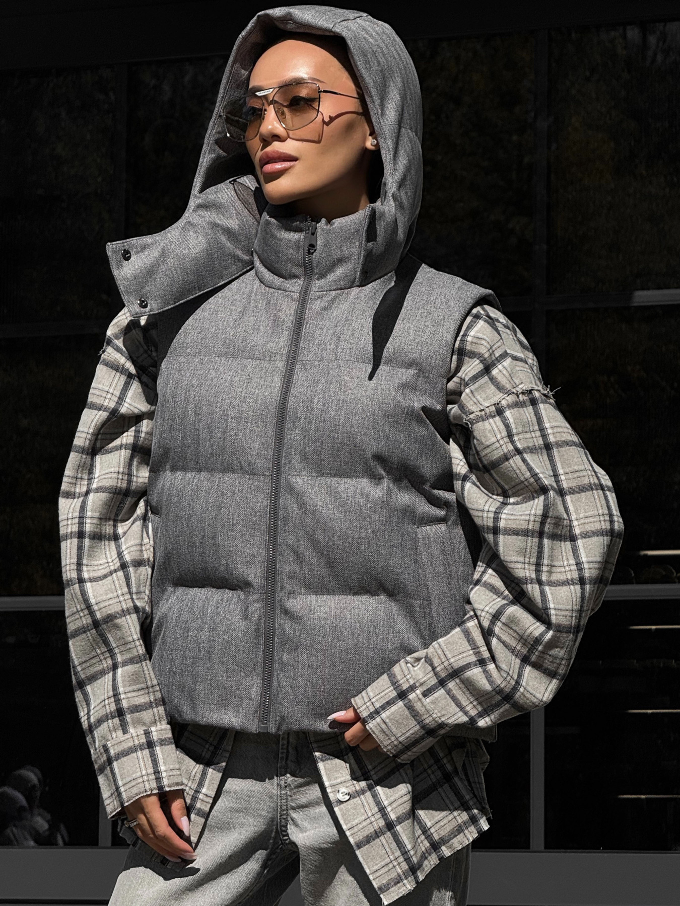 Утепленный жилет Jadone Fashion модель Zhylet_Ark_siryy Фото