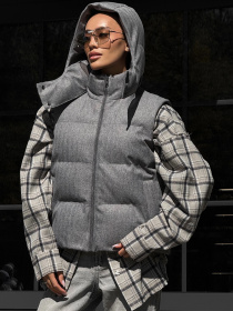 Утепленный жилет Jadone Fashion модель Zhylet_Ark_siryy Фото