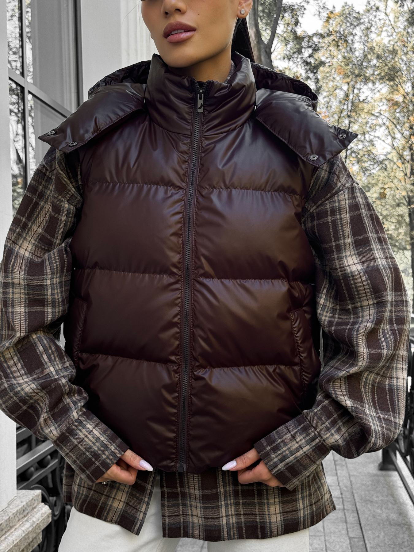 Утепленный жилет Jadone Fashion модель Zhylet_Kul_shokol Фото