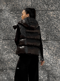 Жилет з утеплювачем Jadone Fashion модель Zhylet_Kul_chorne Фото