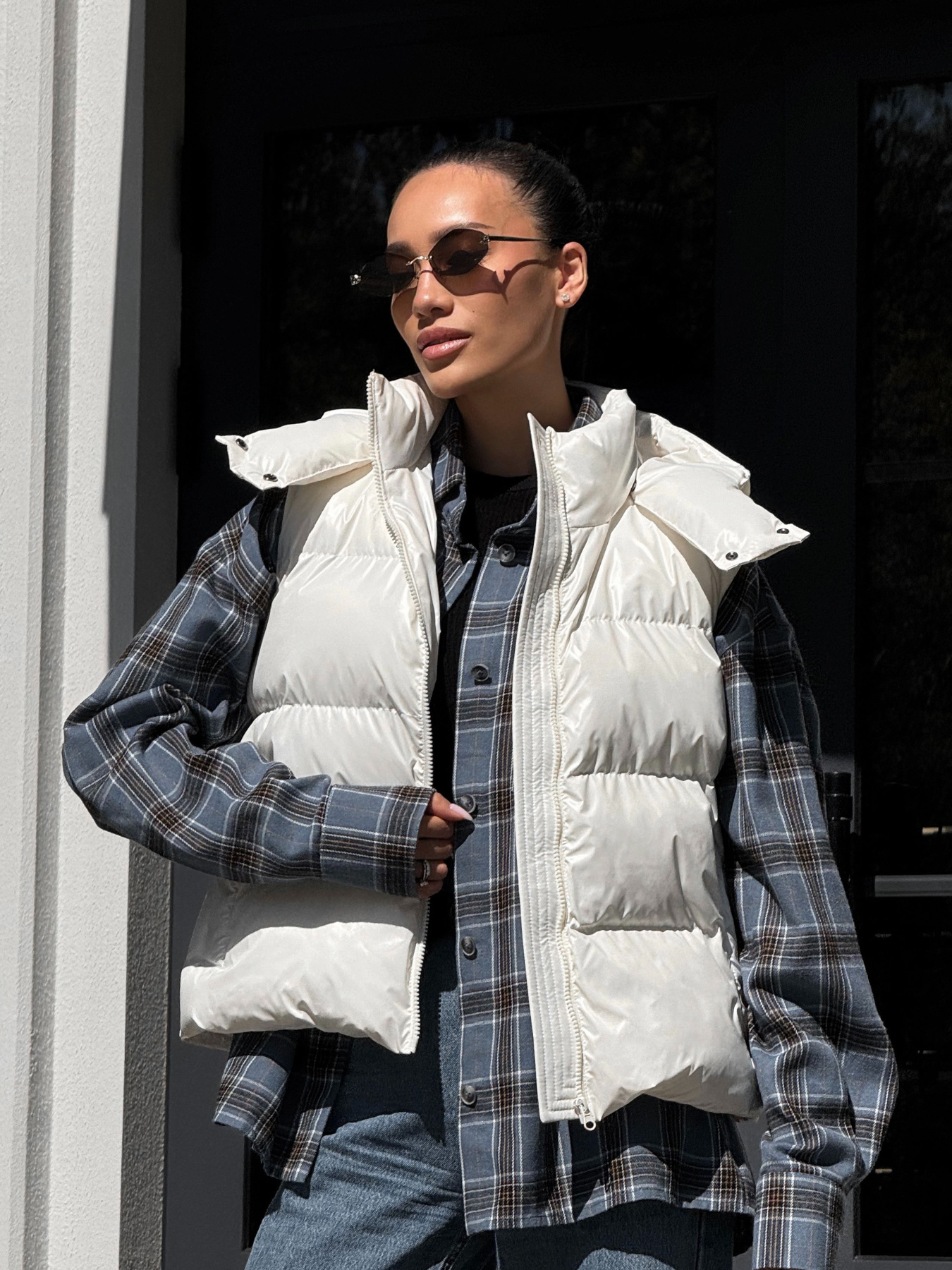 Утепленный жилет Jadone Fashion модель Zhylet_Kul_bile Фото