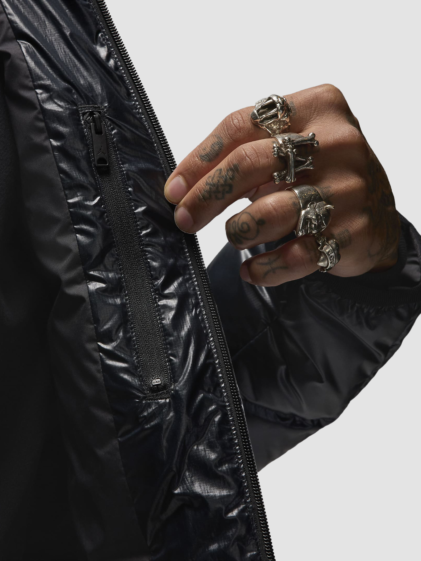 Пуховик NIKE J Flight Down Puffer модель FV7271-010 Фото