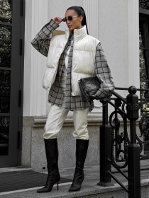 Жилет с утеплителем Jadone Fashion модель Zhylet_Hat_moloko Фото