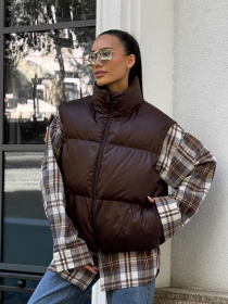 Жилет с утеплителем Jadone Fashion модель Zhylet_Hat_choko Фото