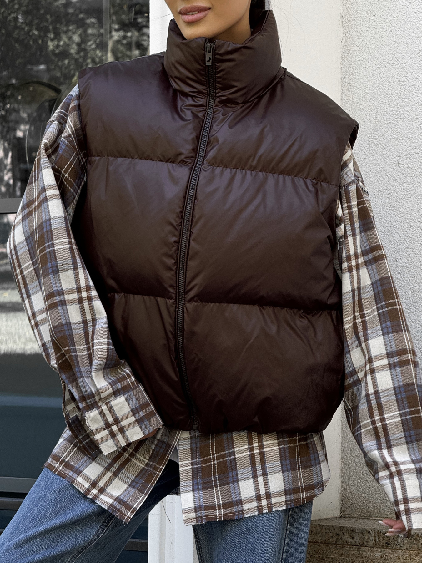 Утепленный жилет Jadone Fashion модель Zhylet_Hat_choko Фото