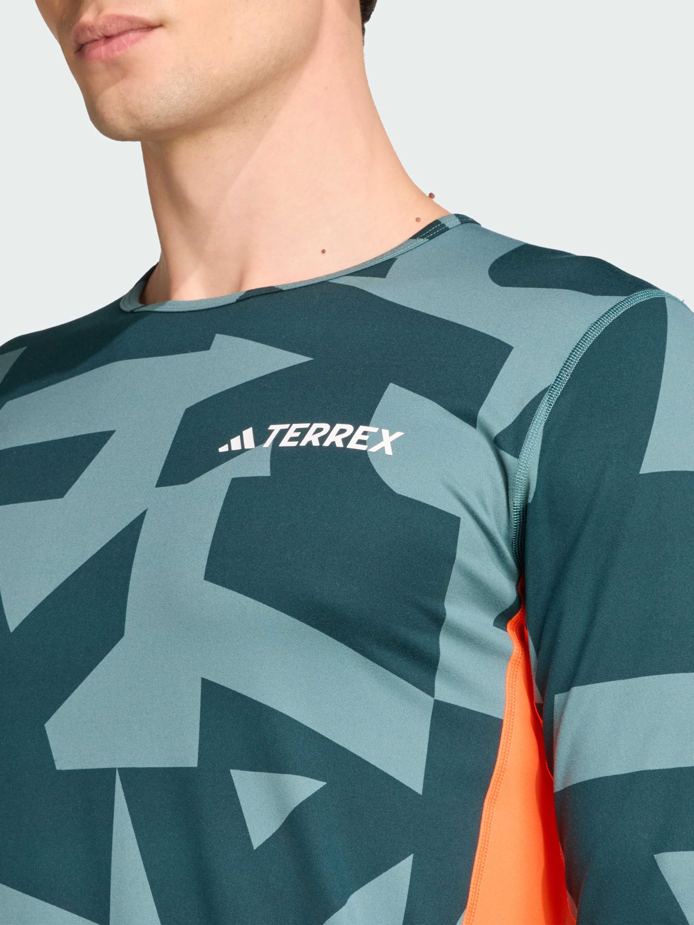 Лонгслив Adidas модель JP2756 Фото