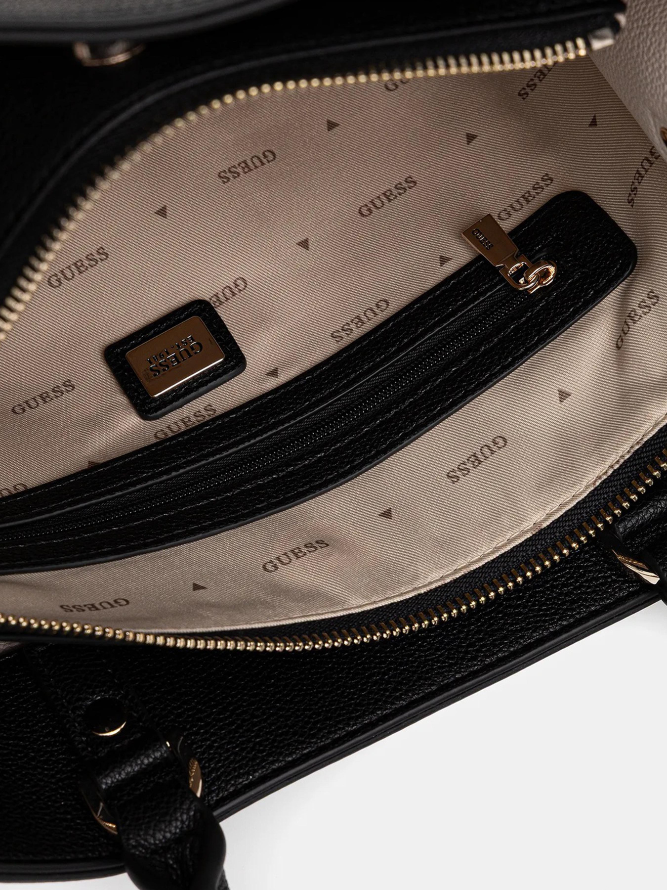 Сумки GUESS модель HWBG69-74060-BLA Фото
