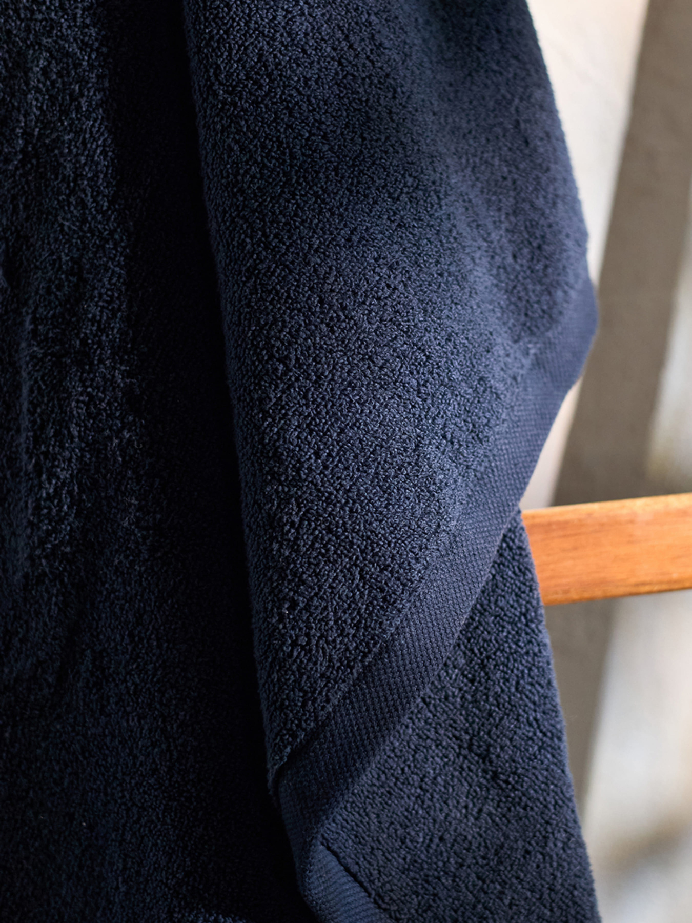 Полотенце из натурального хлопка "Нежность" темно-синее MBM HOME модель BT-11 DARK BLUE Фото