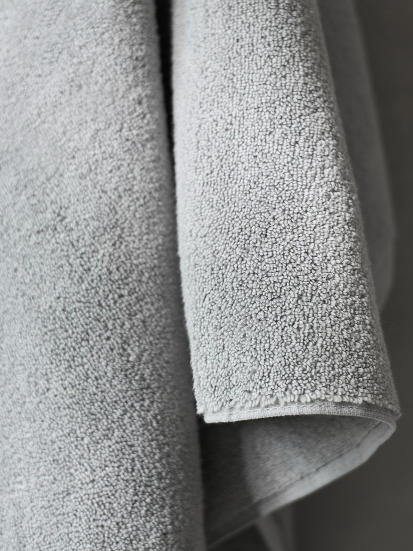 Полотенце из натурального хлопка "Нежность" светло-серое MBM MY HOME модель BT-11 GRAY/BLUE Фото